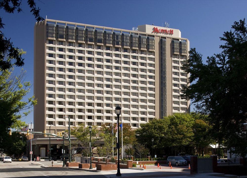 Richmond Marriott Hotel Bagian luar foto