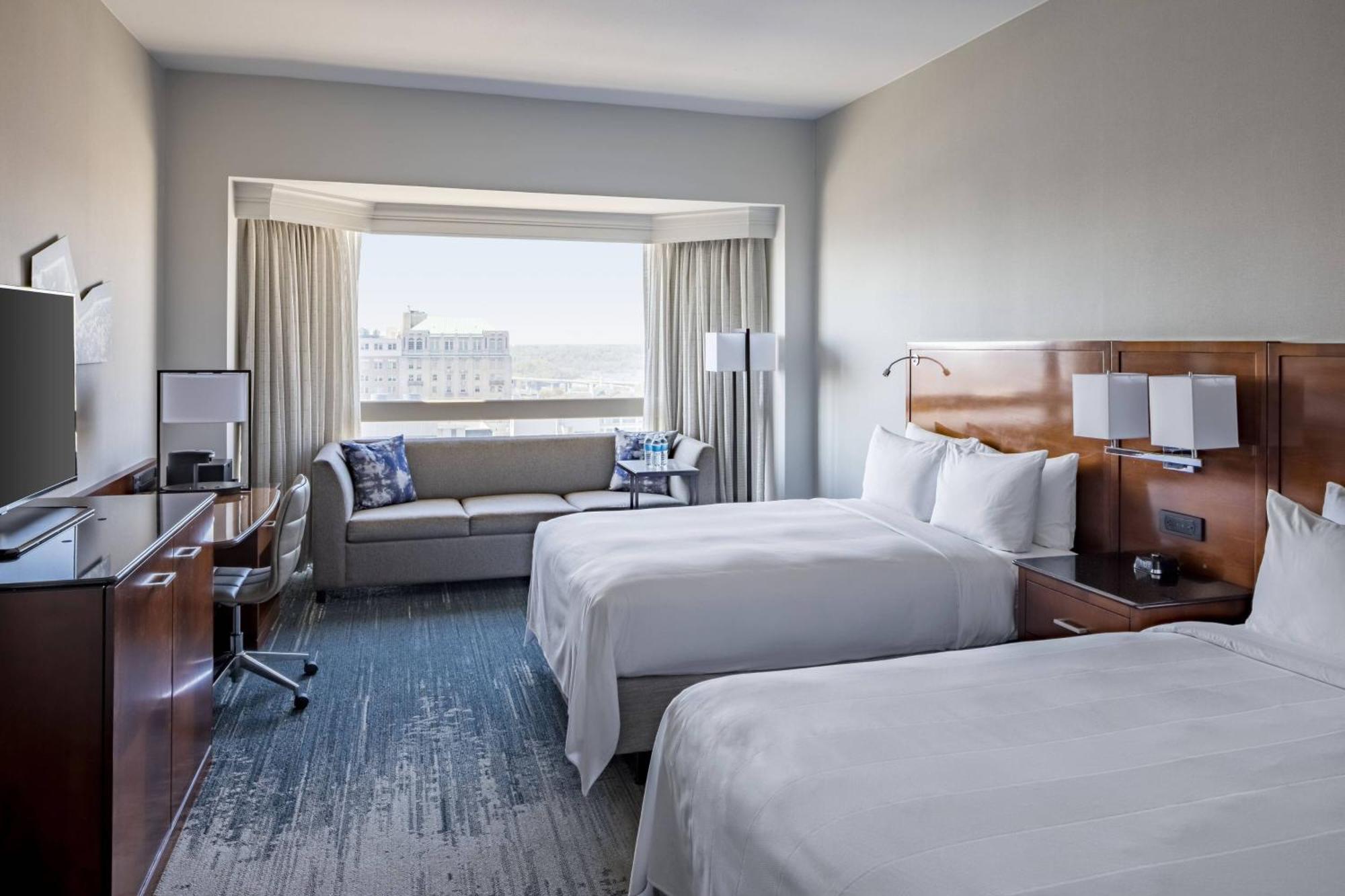 Richmond Marriott Hotel Bagian luar foto