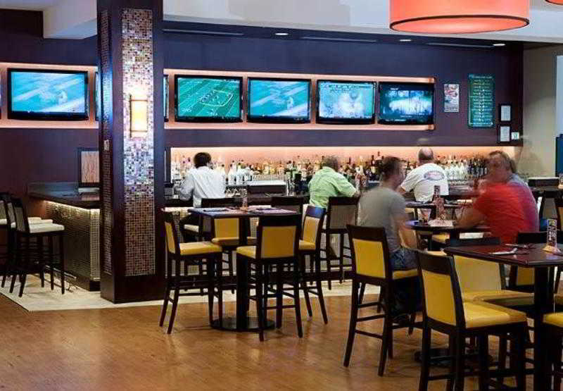 Richmond Marriott Hotel Bagian luar foto